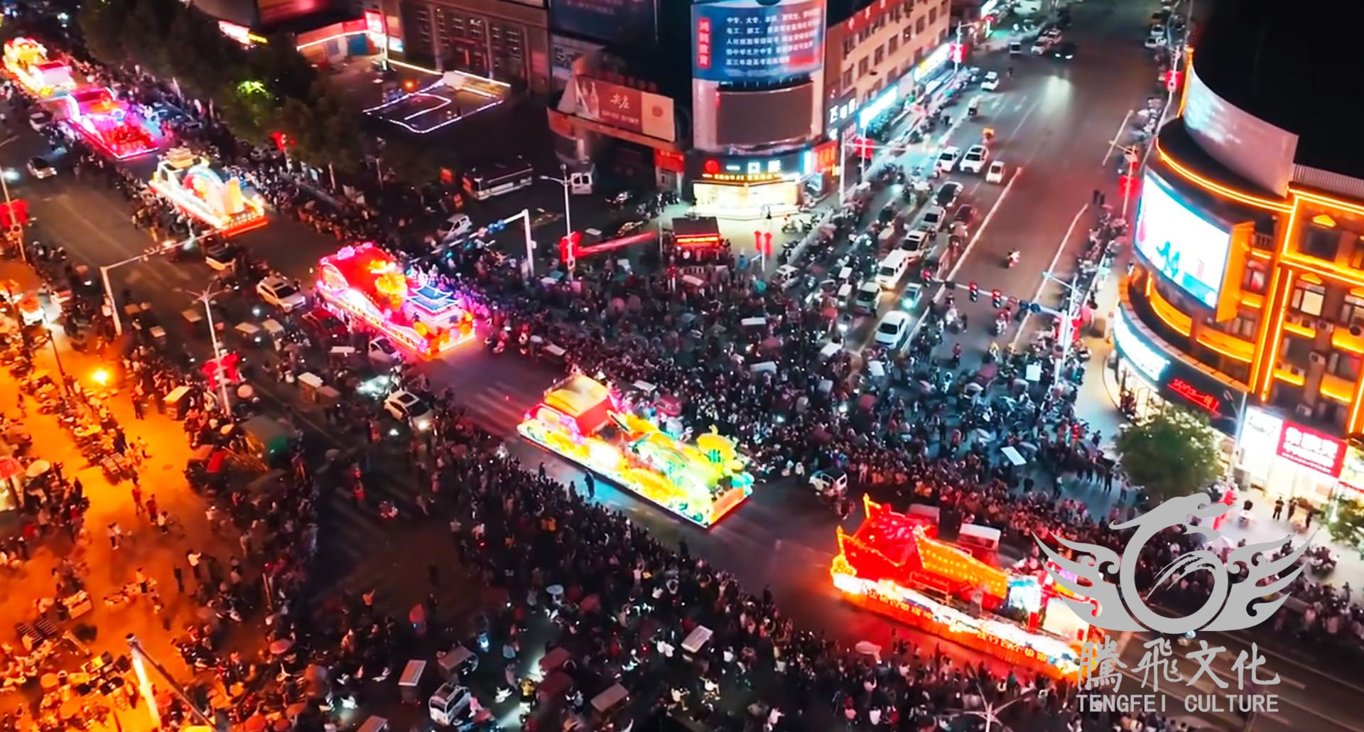 彩車(chē)巡游活動(dòng)，萬(wàn)人空港人氣爆棚